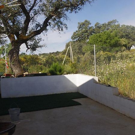 Villa Saudade, Casa Entre Encinas เอลกัสตีโญ เด ลาสกัวร์ดัส ภายนอก รูปภาพ