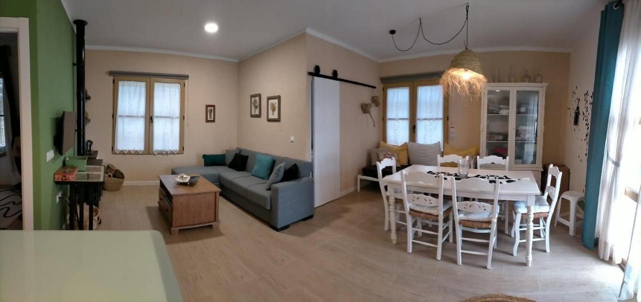 Villa Saudade, Casa Entre Encinas เอลกัสตีโญ เด ลาสกัวร์ดัส ภายนอก รูปภาพ